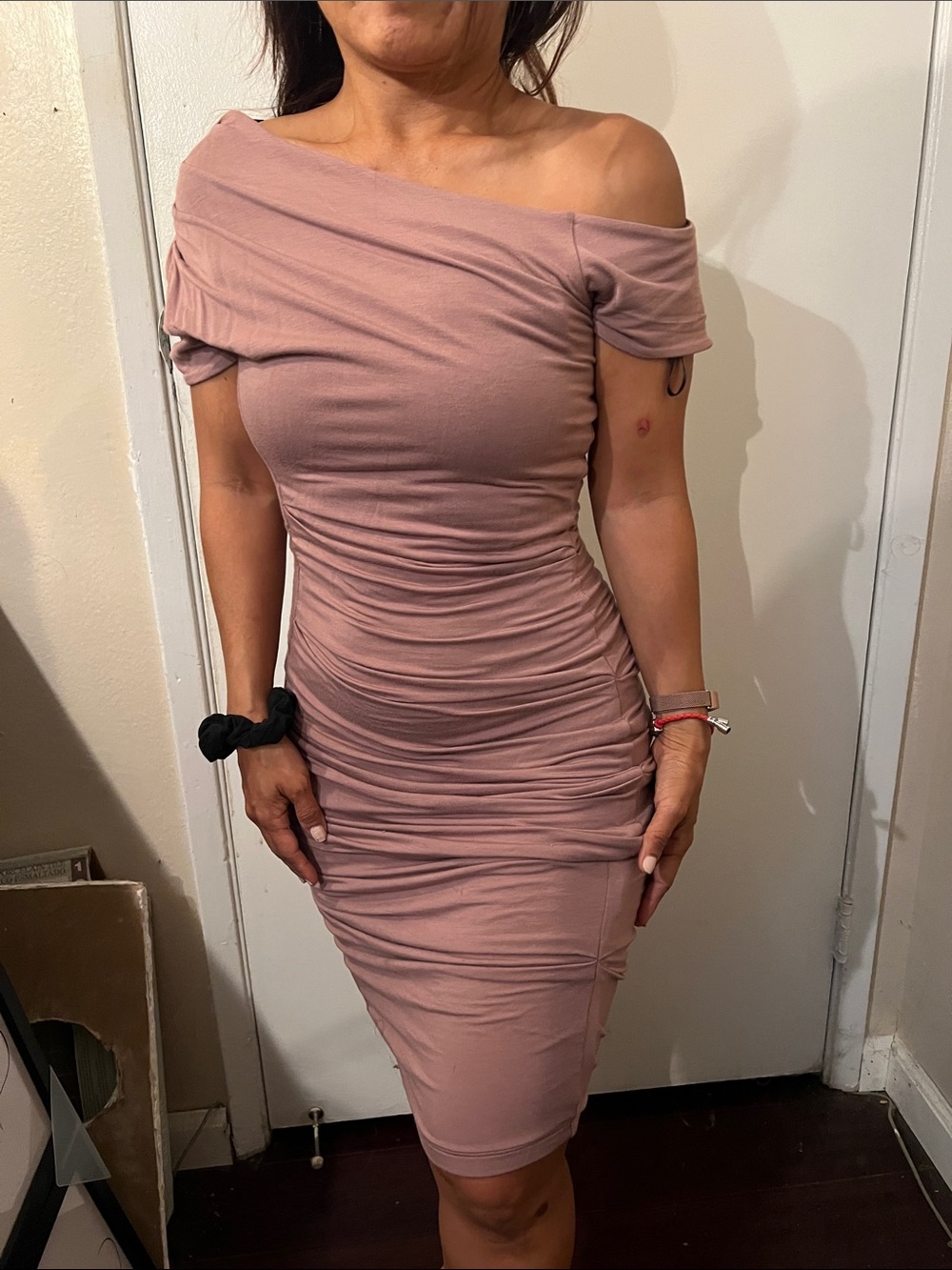 bebe One-Shoulder Ruched Bodycon Dress in Mauve